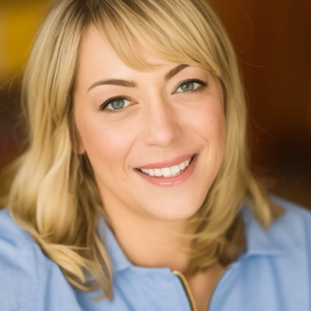 Amy Peterson headshot
